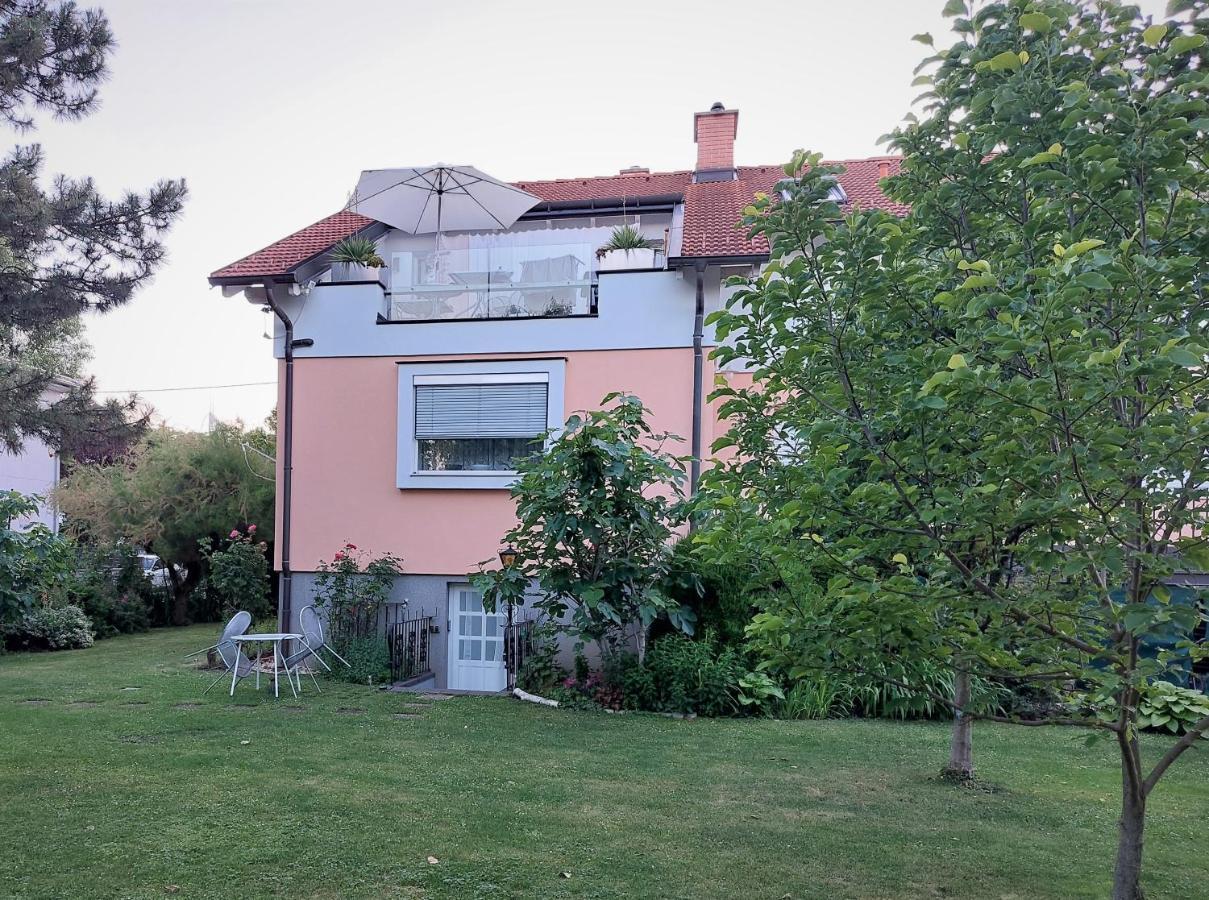 Austria Center - An Der Donau Apartment *
