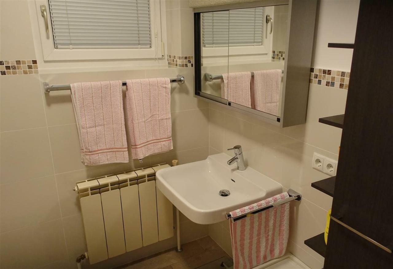Austria Center - An Der Donau Apartment Vienna